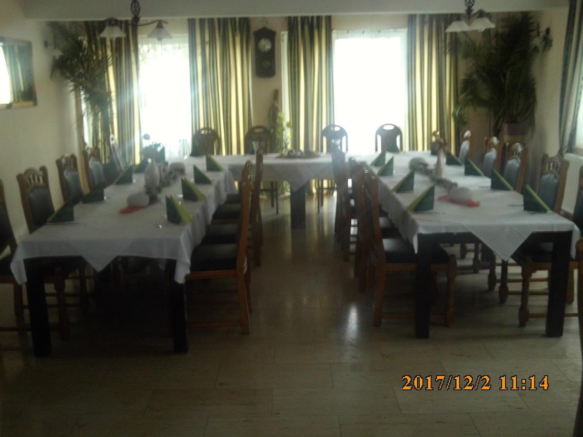 Pension Balkan Айзенхюттенштадт Экстерьер фото